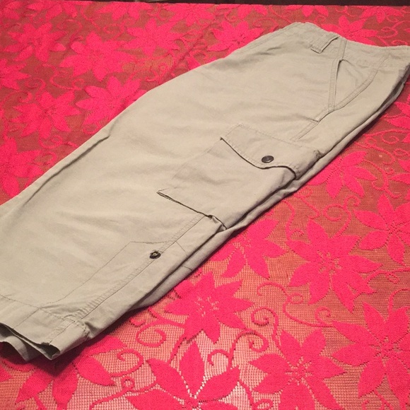 Gap Adventure Cargo Capris - Picture 7 of 8